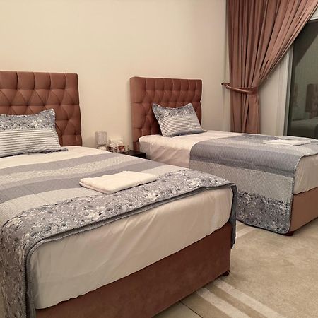 The Family Spot Lejlighed Sharjah Eksteriør billede